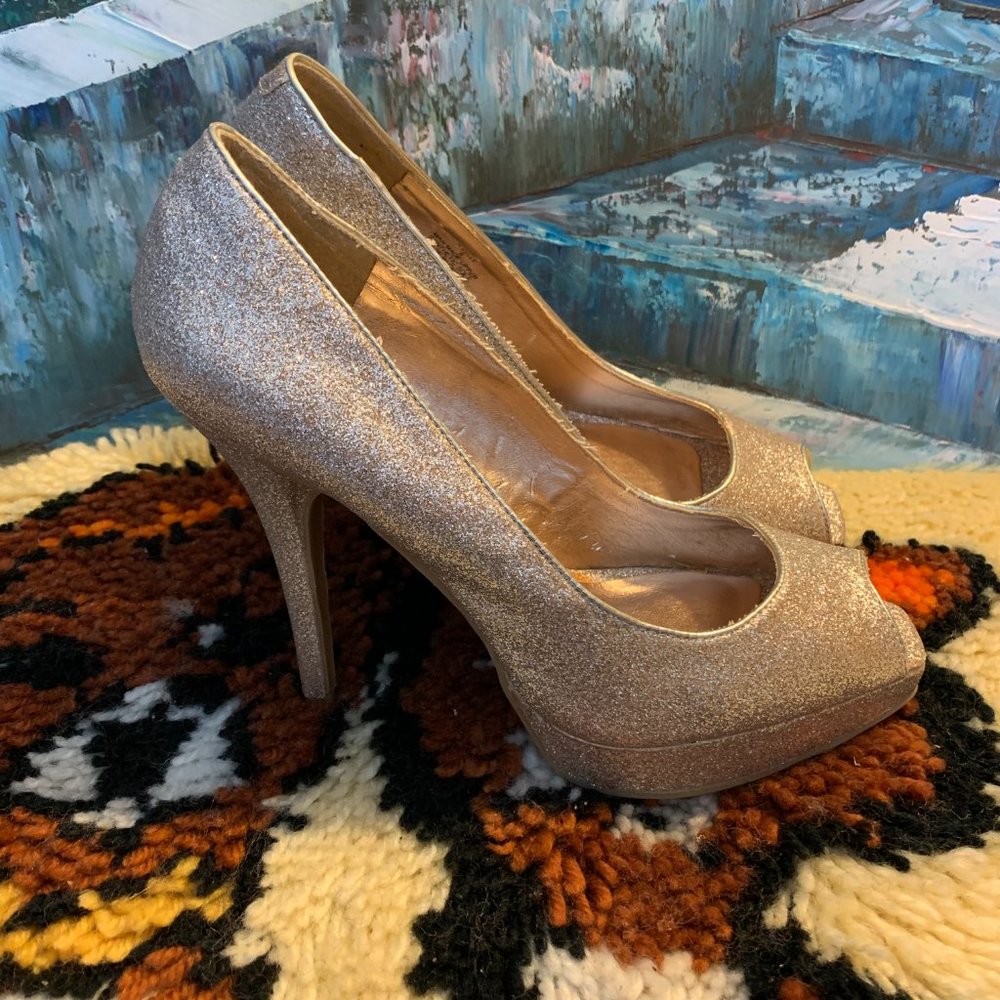 FREE! Steve Madden platform Golden Glitter/Sparkly Peep Toe Heels 8